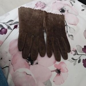 Chic Brown Suede Gloves
